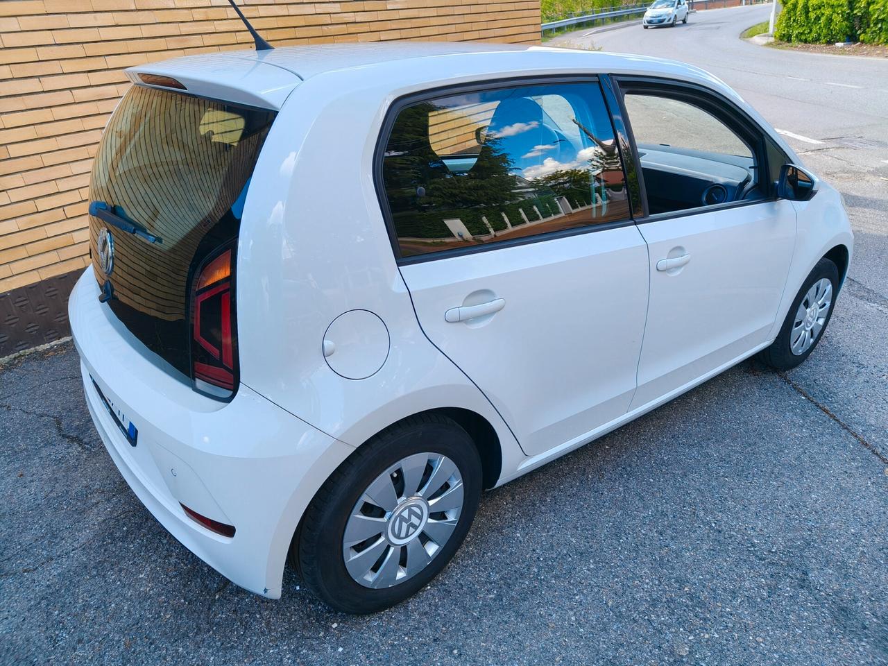Volkswagen up! 1.0 5p. move
