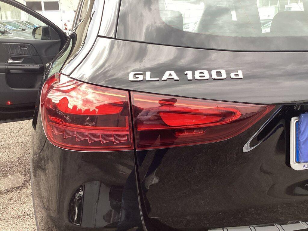 Mercedes GLA 180 180 D Progressive Advanced 8G-DCT