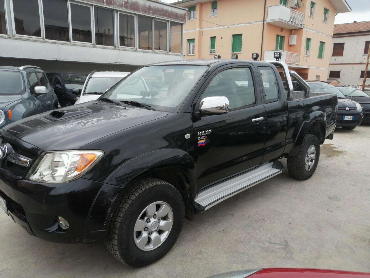 Toyota Hilux 2.5 D-4D 4WD 2p. Extra Cab DLX