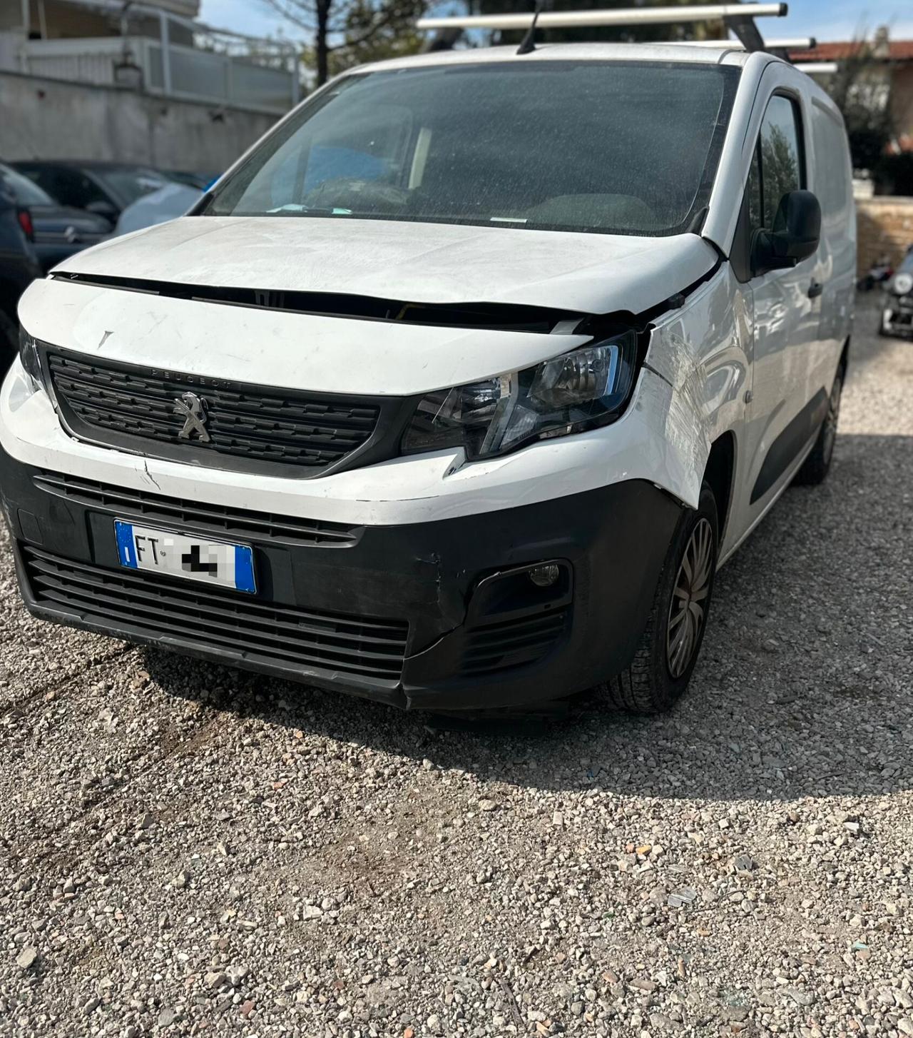 Peugeot Partner BlueHDi 100 S&S PL Furgone sinistrato incidentato