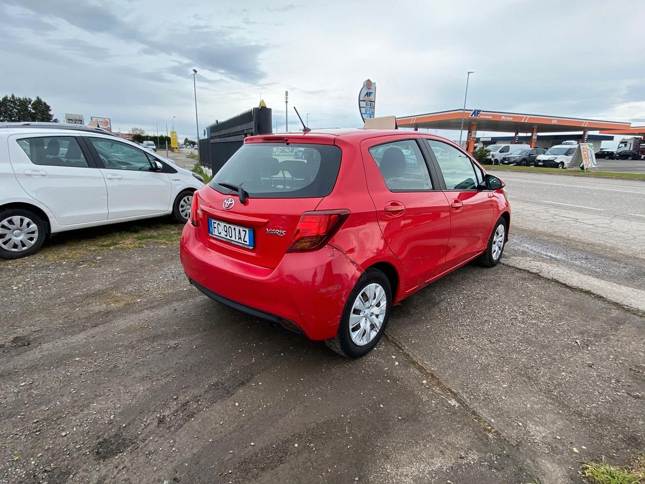 Toyota Yaris 1.0 5 porte GPL