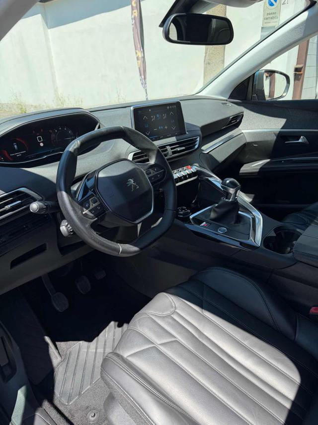 PEUGEOT 5008 PureTech Turbo 130 S&S Allure