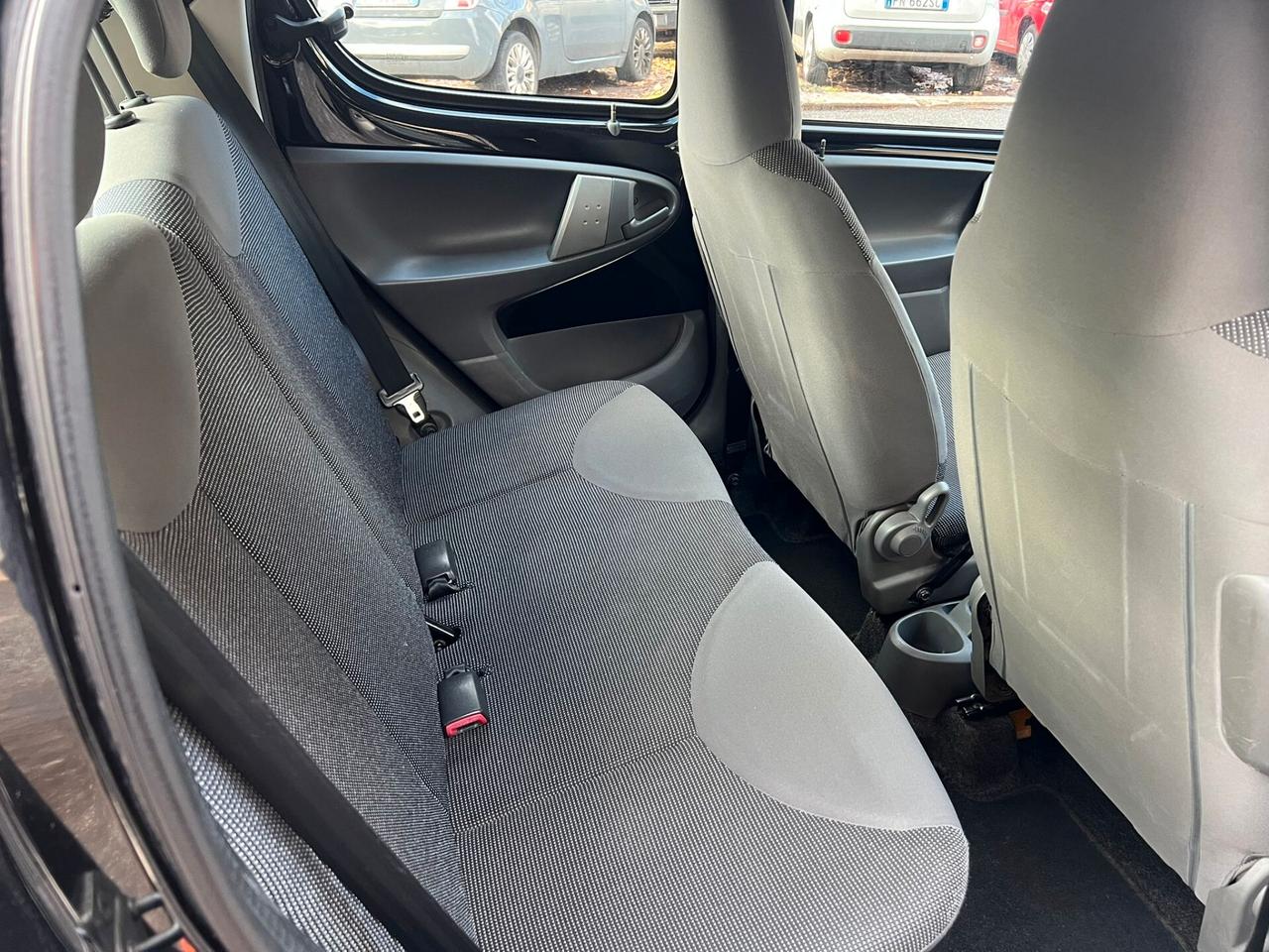 Peugeot 107 1.0 68CV 5p. Sweet Years 2Tronic