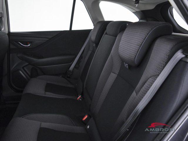 SUBARU OUTBACK 2.5i Style lineartronic