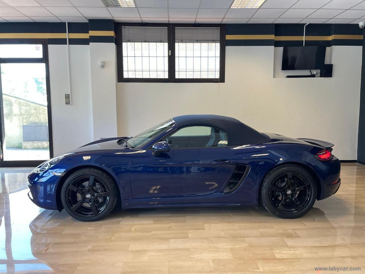 PORSCHE 718 Boxster T