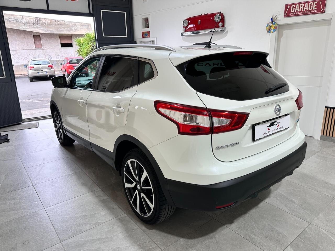 Nissan Qashqai 1.5 dCi N-Connecta – DA VETRI