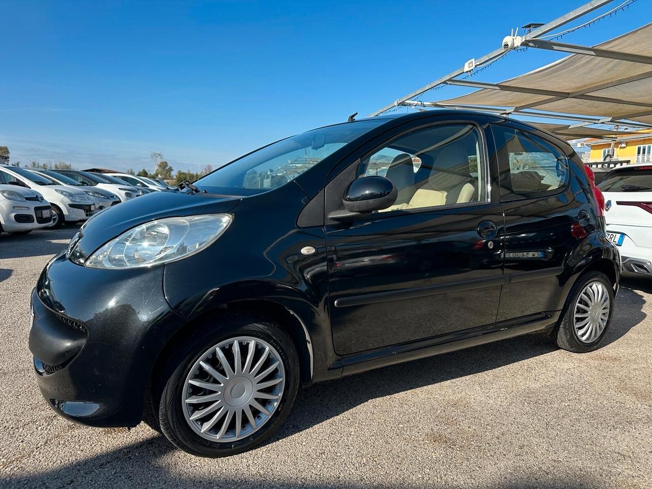 Peugeot 107 1.0 Benzina Automatica