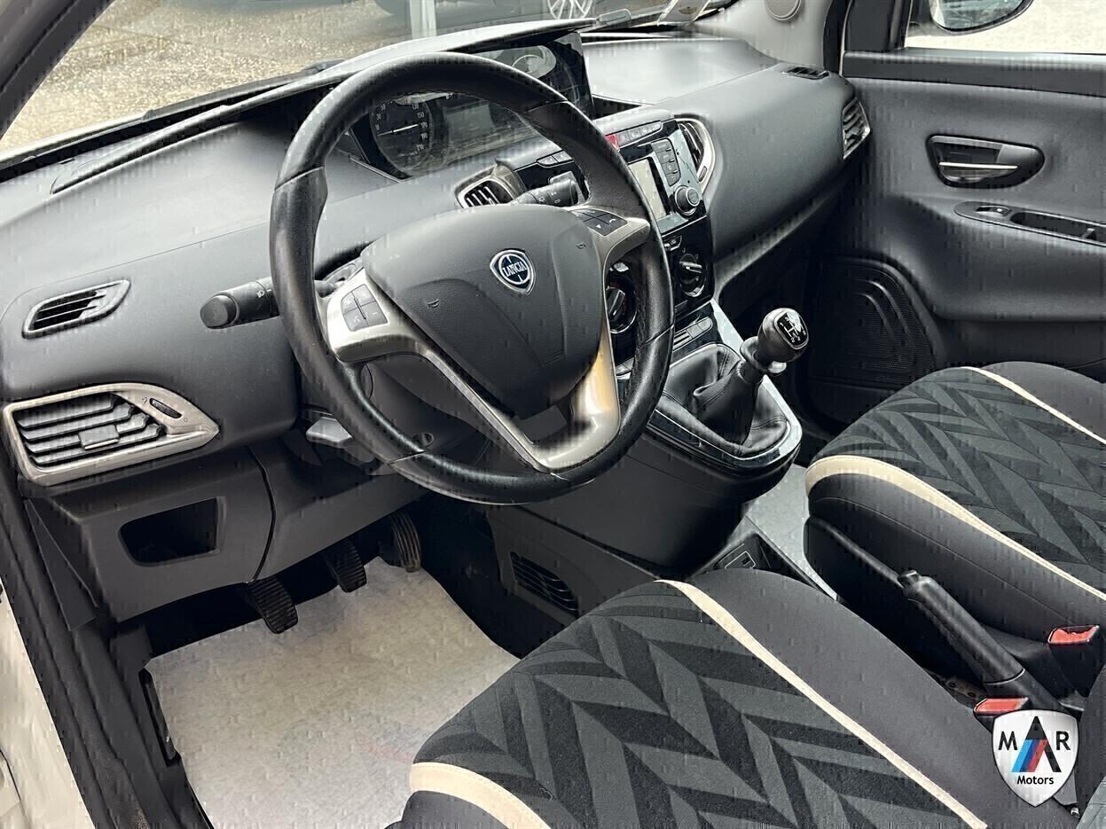 Lancia Ypsilon 0.9 TwinAir 85 CV 5 porte Metano Ecochic Gold