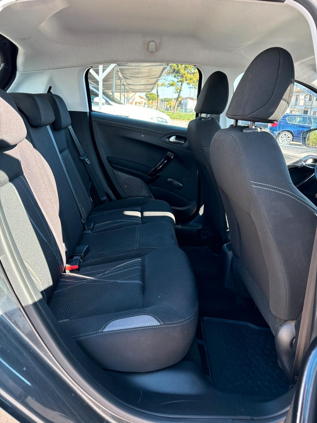 Peugeot 208 1.2 VTi MOTORE NUOVO