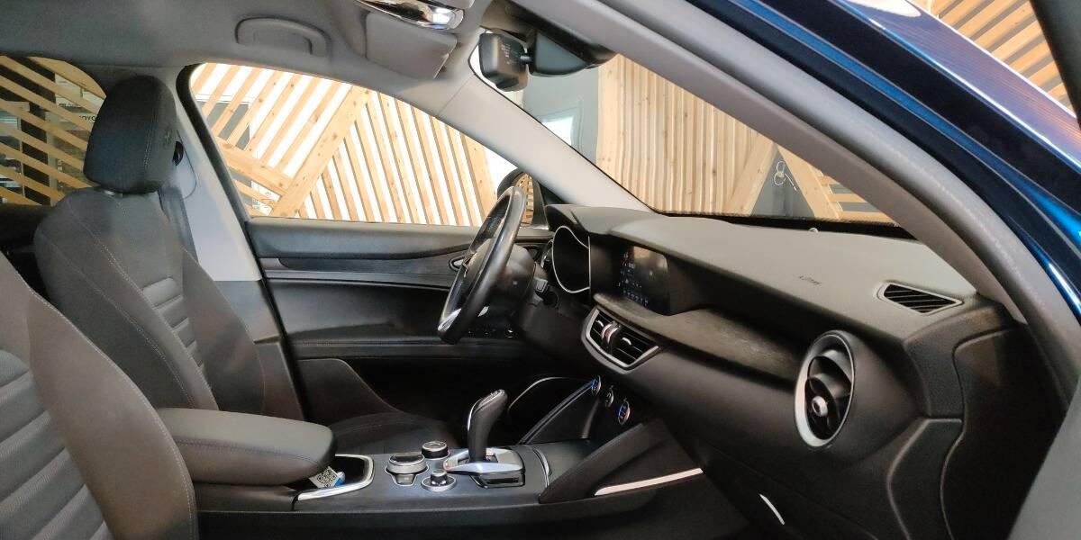Alfa Romeo Stelvio 2.2 t Business rwd 160cv auto