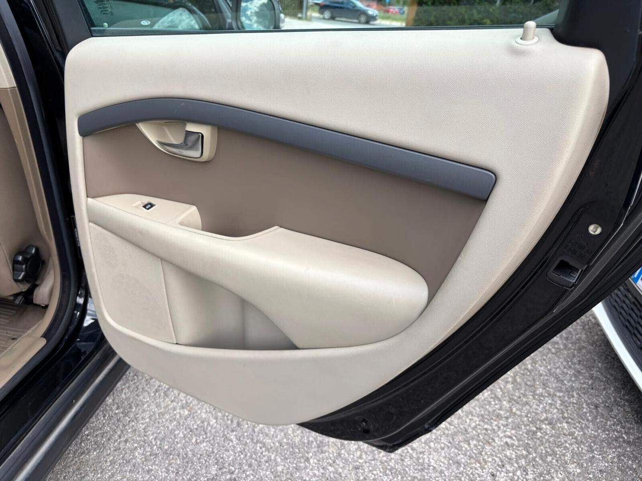 Volvo V70 2.0 F Kinetic GPL