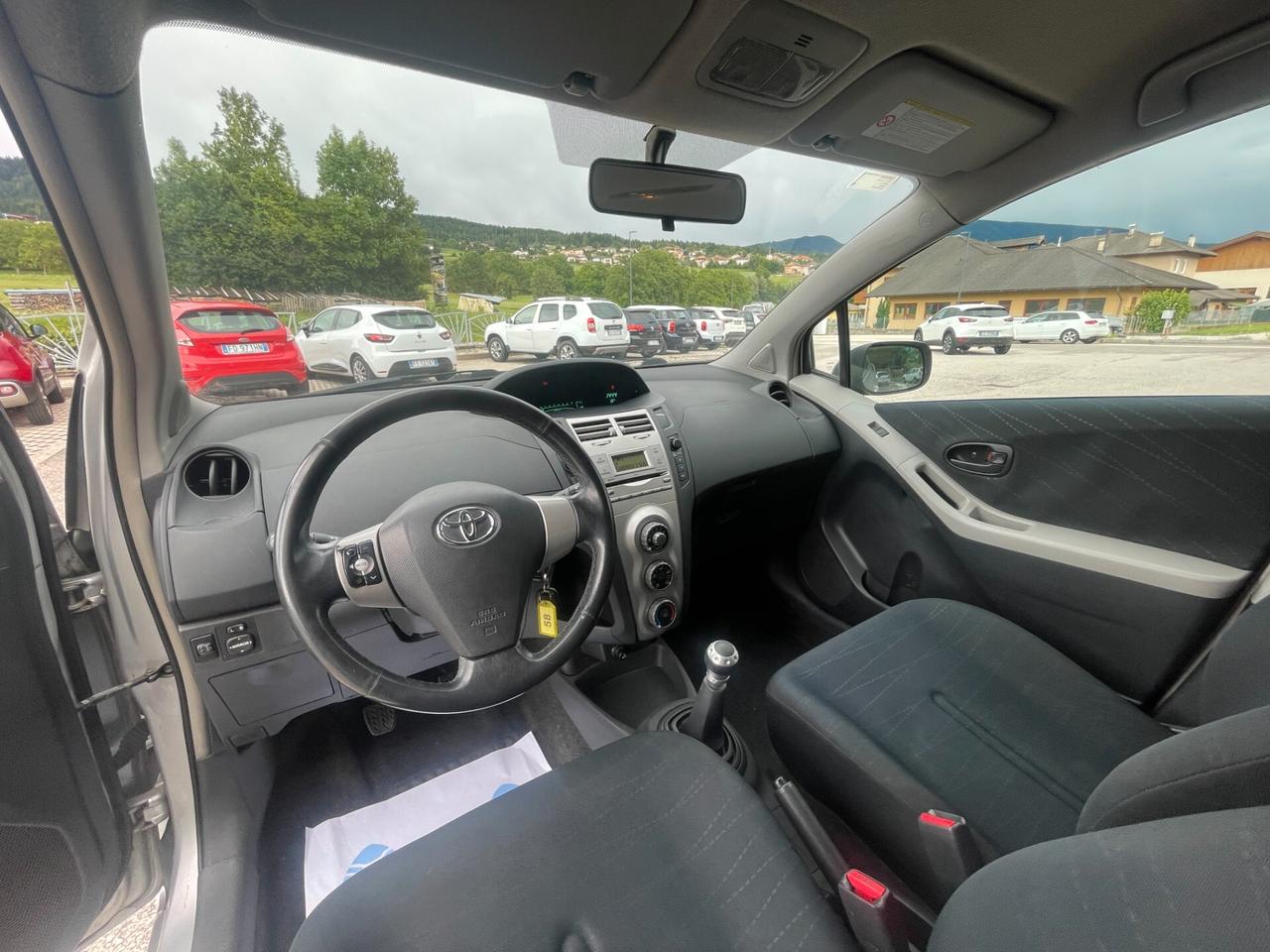 Toyota Yaris 1.3 5 porte SOL
