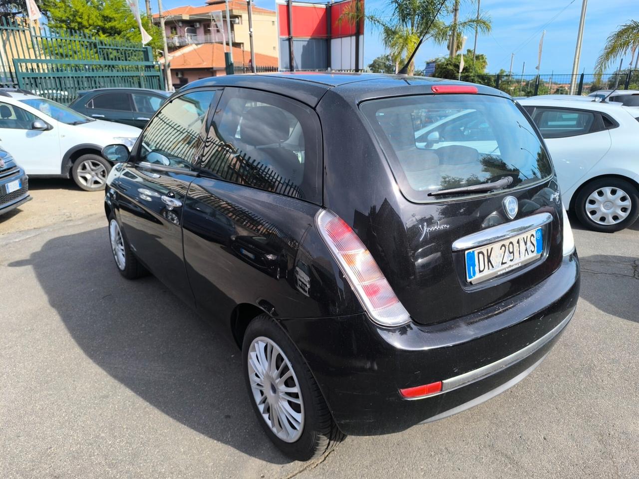 Lancia Ypsilon 1.3 MJT 75 CV Argento