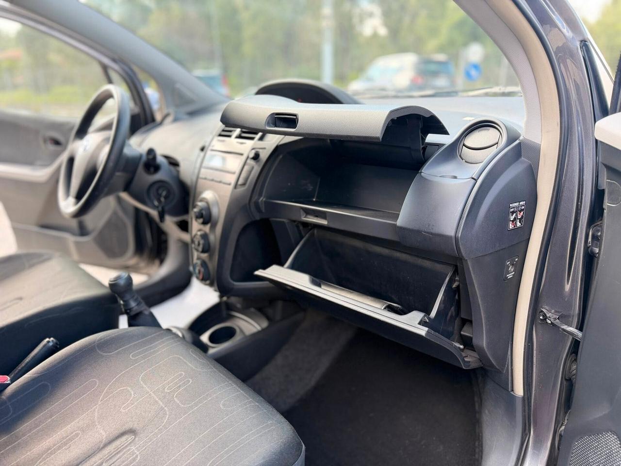 Toyota Yaris 1.0 5 porte Sol
