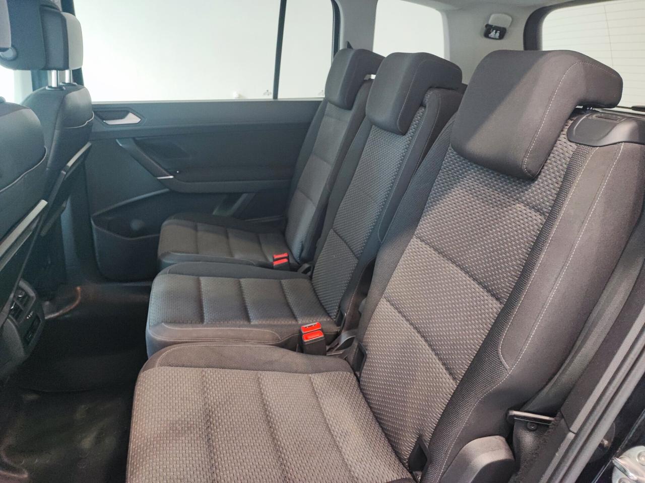 Volkswagen Touran 2.0 TDI SCR DSG 7 POSTI