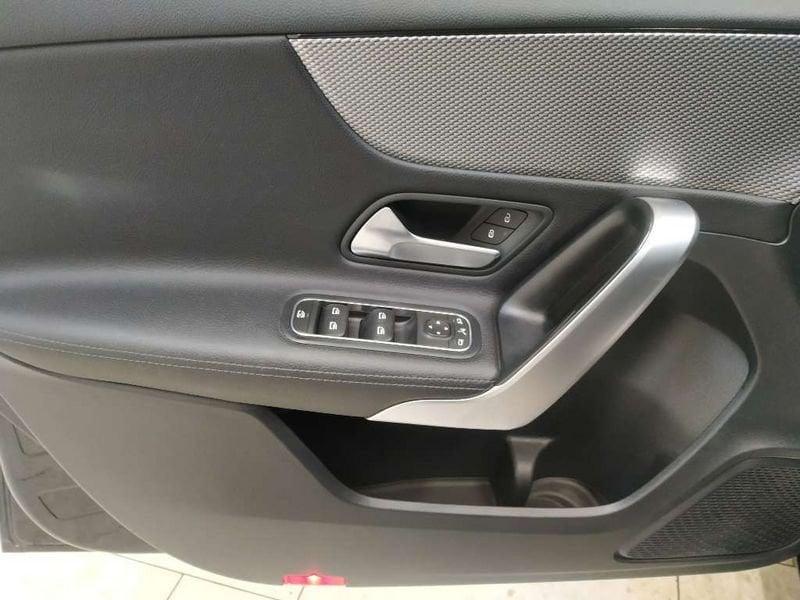 Mercedes-Benz Classe A A 180 d Sport auto