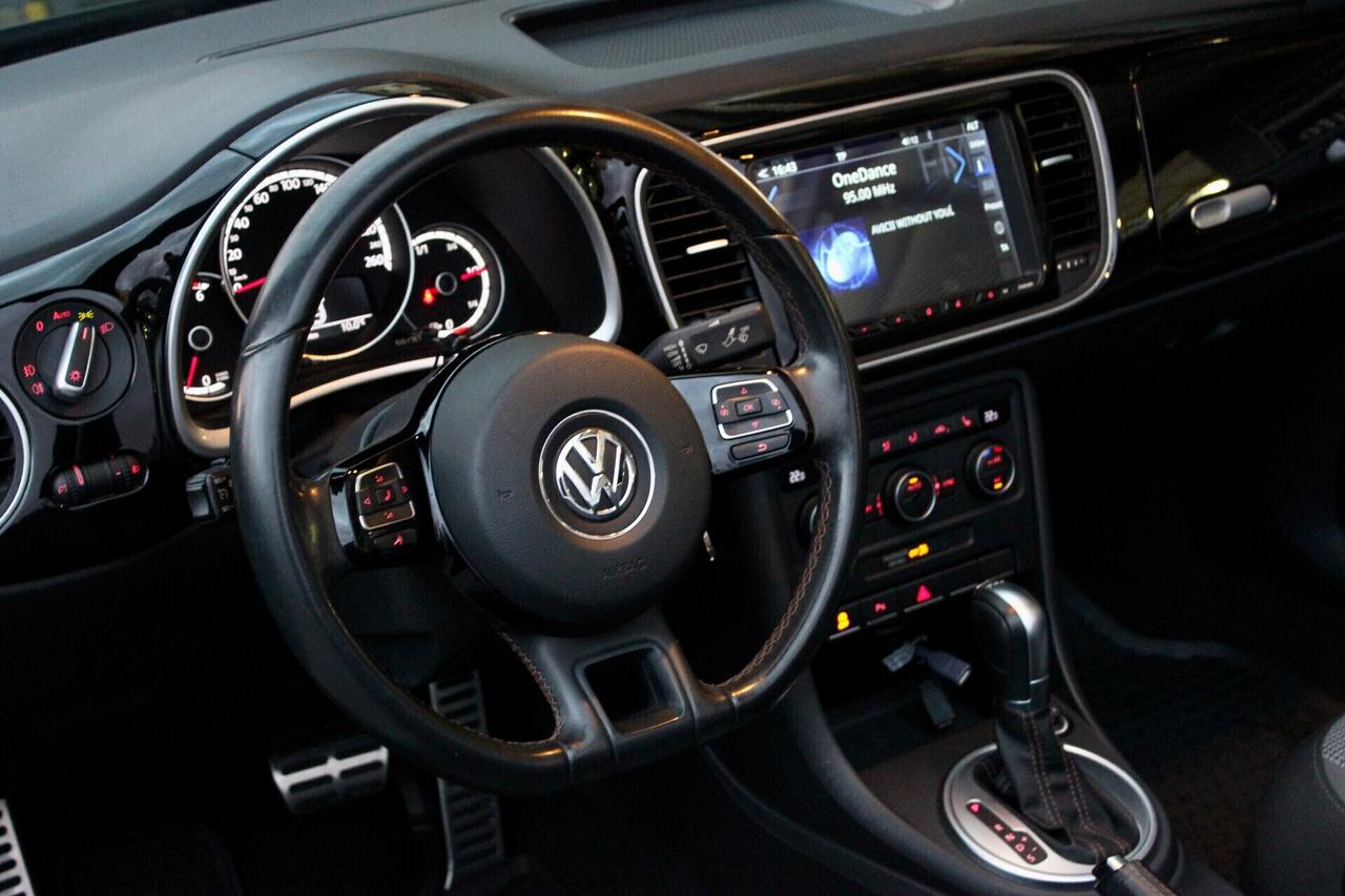 Volkswagen Maggiolino Cabrio 2.0 TDI DSG SENSORI SEDILI RISCALDATI