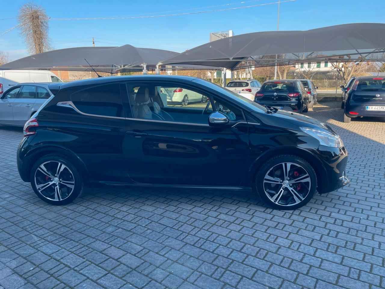 Peugeot 208 1.6 THP 200 CV 3 porte GTi