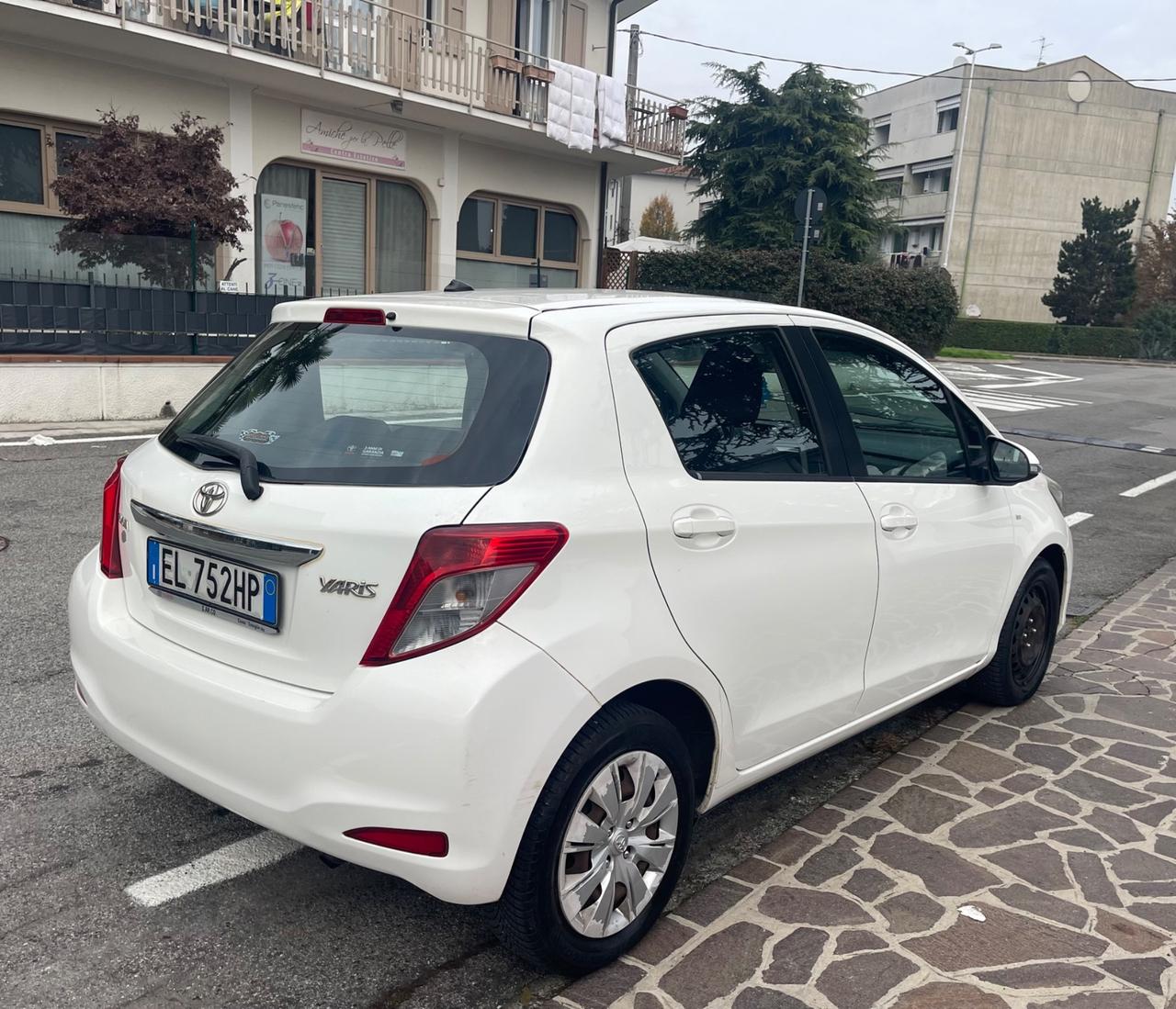 Toyota Yaris 1.0 5 porte Active