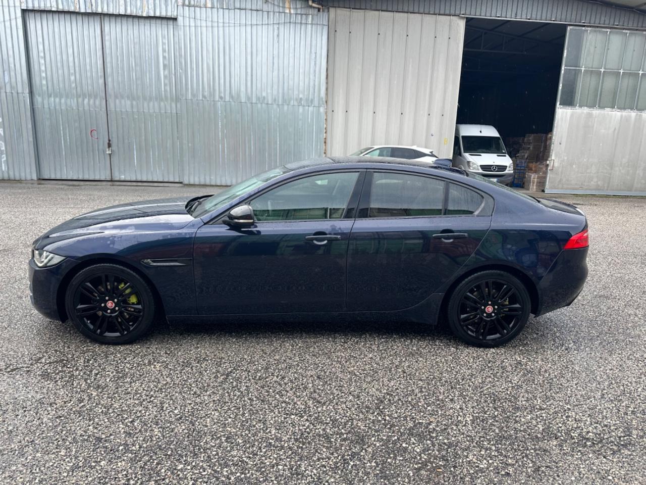 Jaguar XE 2.0 D Turbo 180CV Portfolio automatica