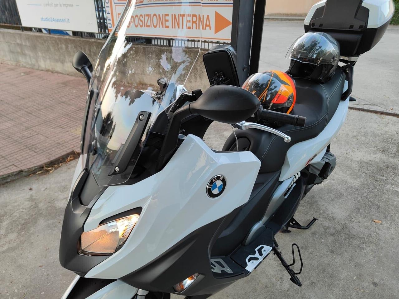 BMW 650 SPORT KM. 24.000! CON DUE CASCHI BLUETOOTH BAULETTO BMW E ACCESSORI