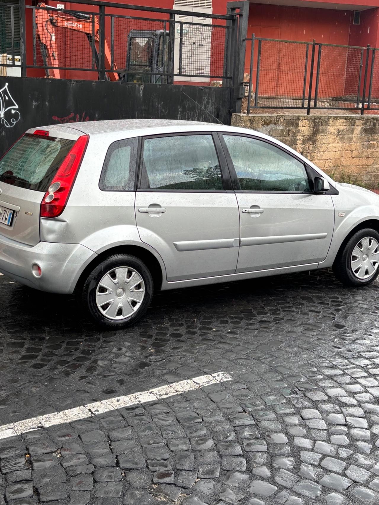 Ford Fiesta 1.6 TDCi 5p. Ghia