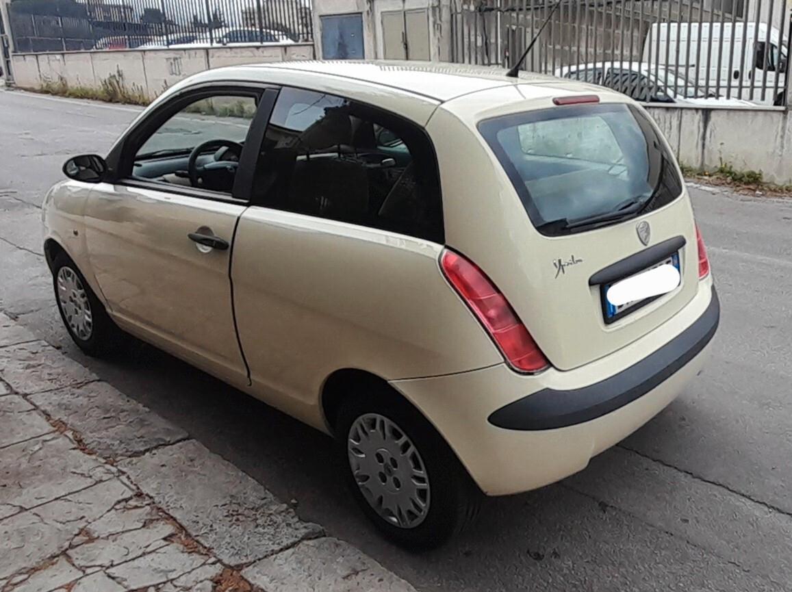 Lancia Ypsilon 1.2 Argento