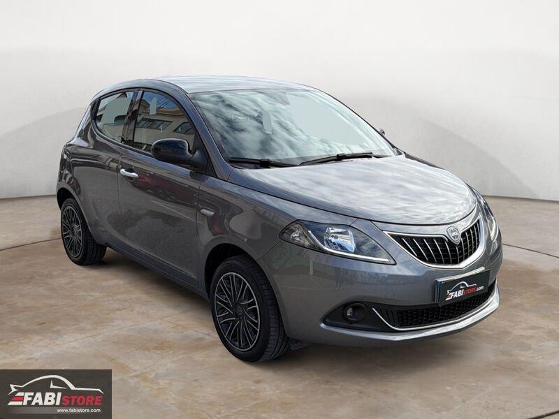 Lancia Ypsilon 1.0 FireFly 70 Cv Hybrid Gold 5 POSTI - Schermo, CarPlay, Ruotino ecc