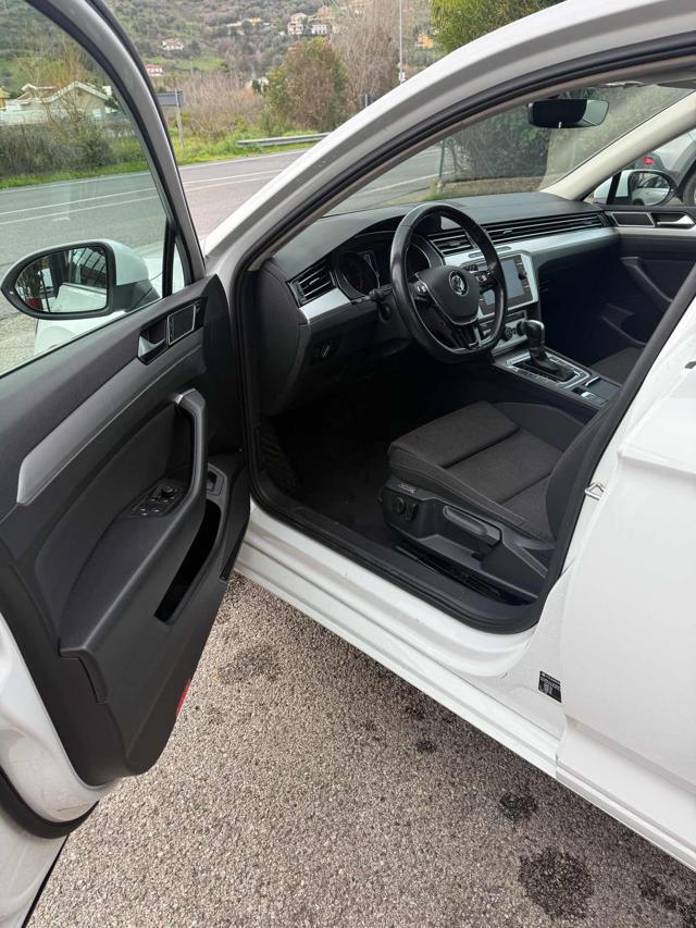 VOLKSWAGEN Passat Variant 1.6 TDI SCR DSG Business BMT