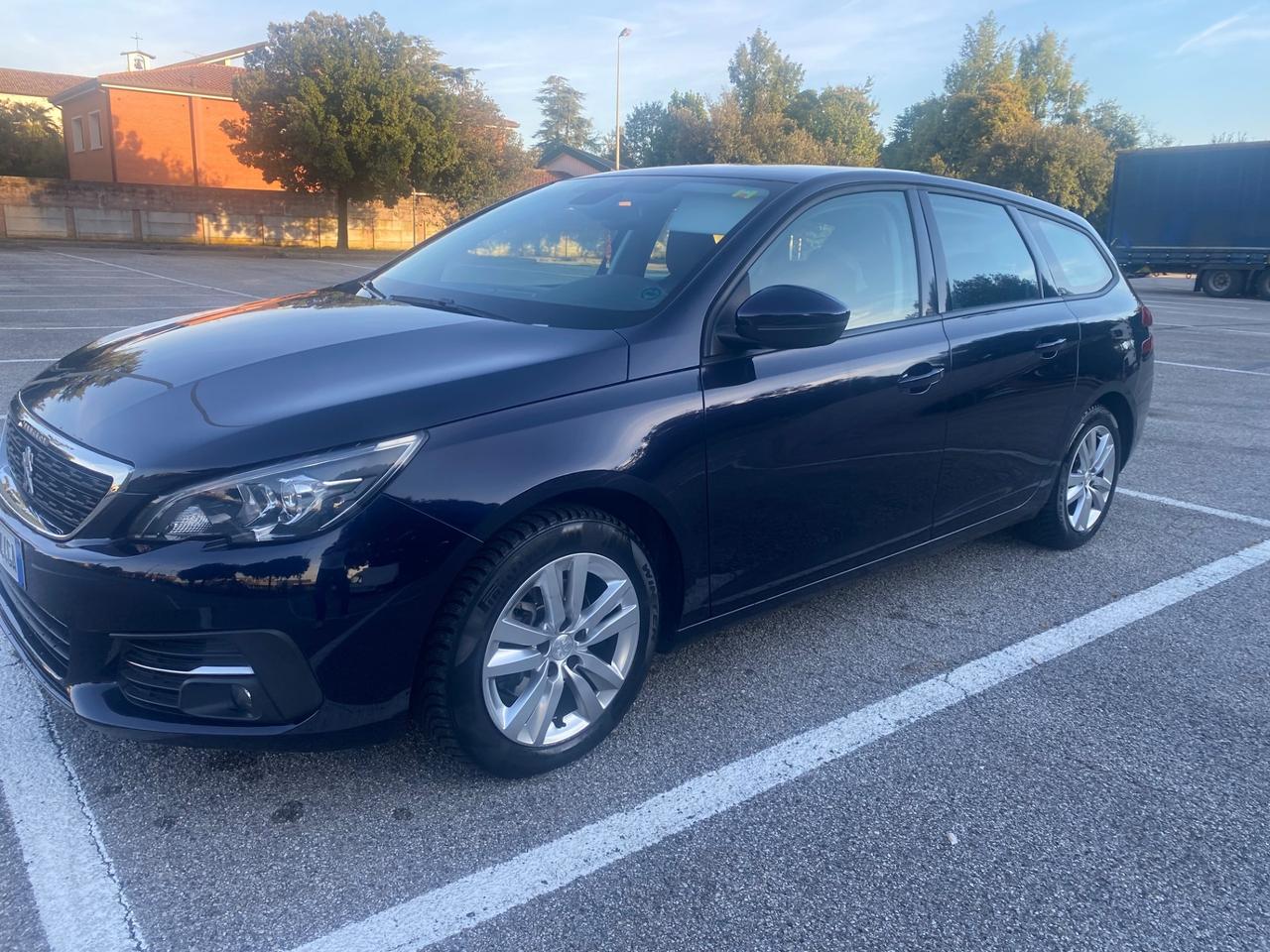 Peugeot 308 BlueHDi 120 S&S EAT6 SW Business