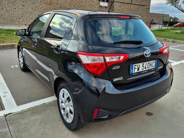 TOYOTA Yaris 1.5 Hybrid 5 porte Business