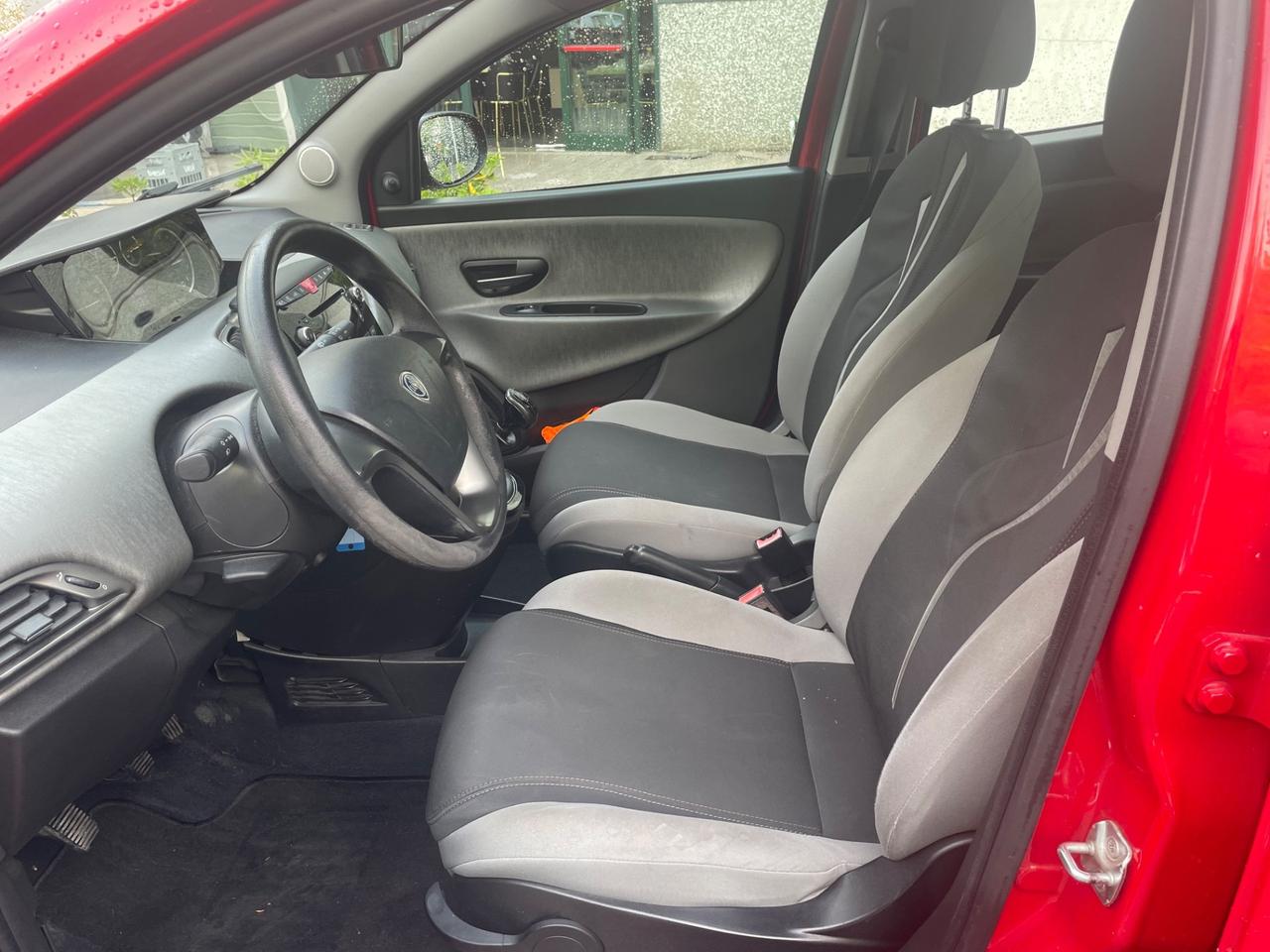 Lancia Ypsilon 1.2 69 CV 5 porte S&S*Neopatentati*