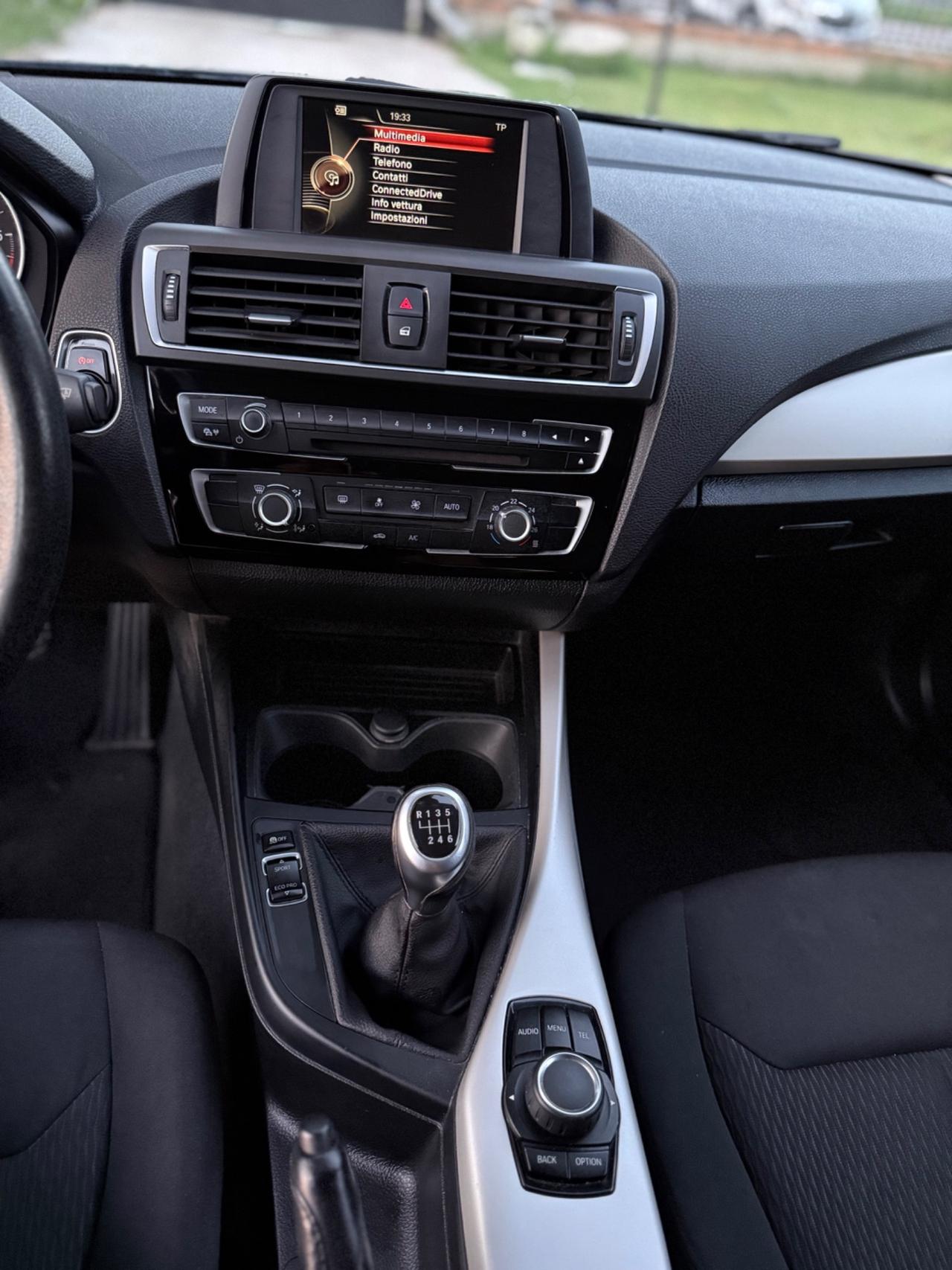 Bmw 116 116d 5p. Urban