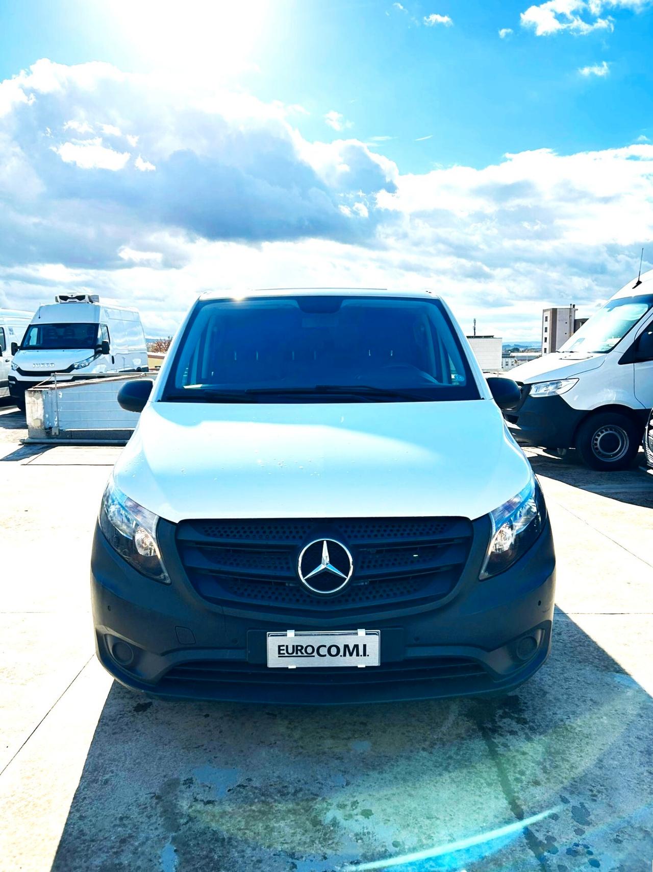 Mercedes Benz Vito Mixto Autocarro 6 posti