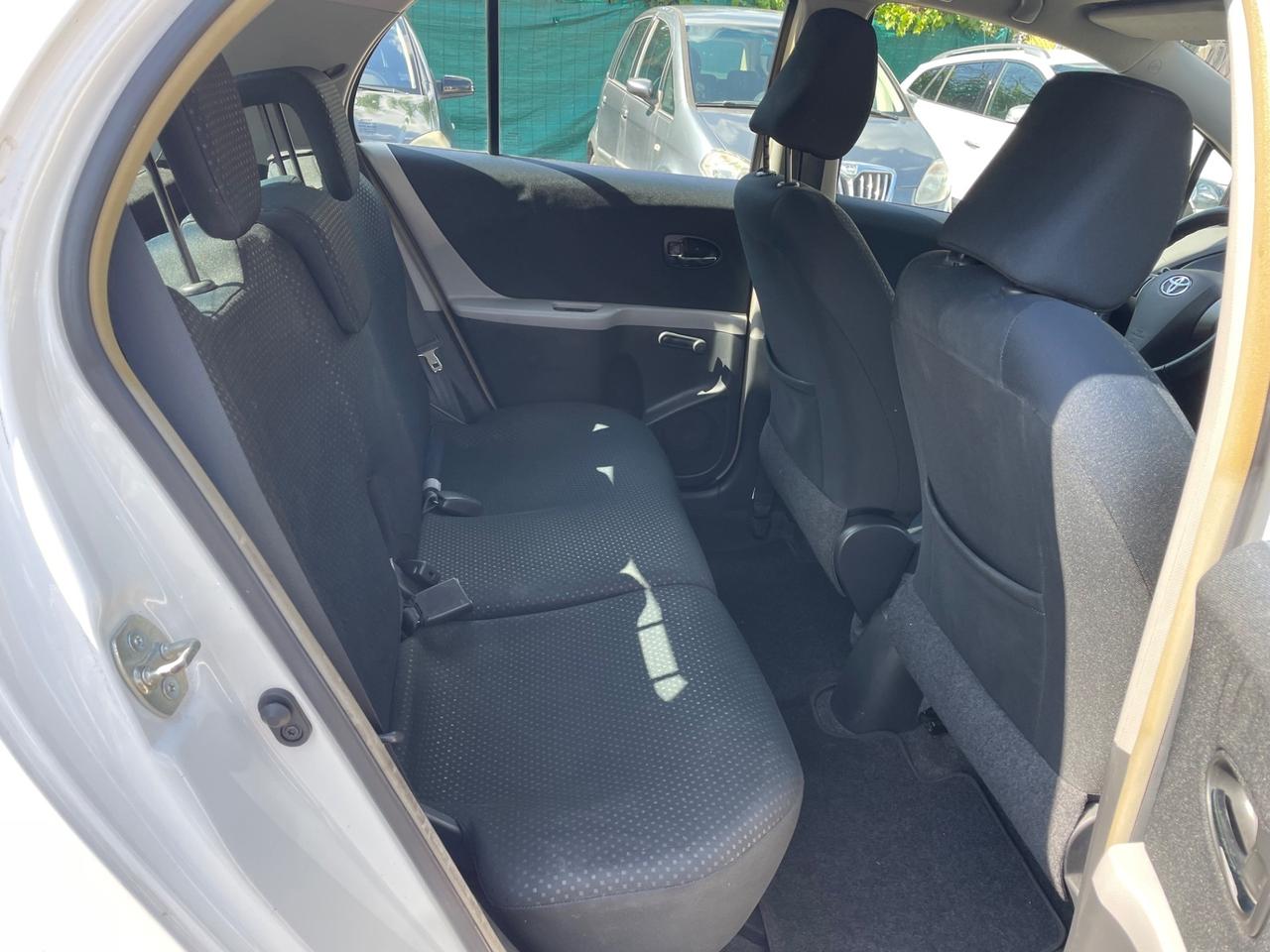 Toyota Yaris 1.0 5 porte