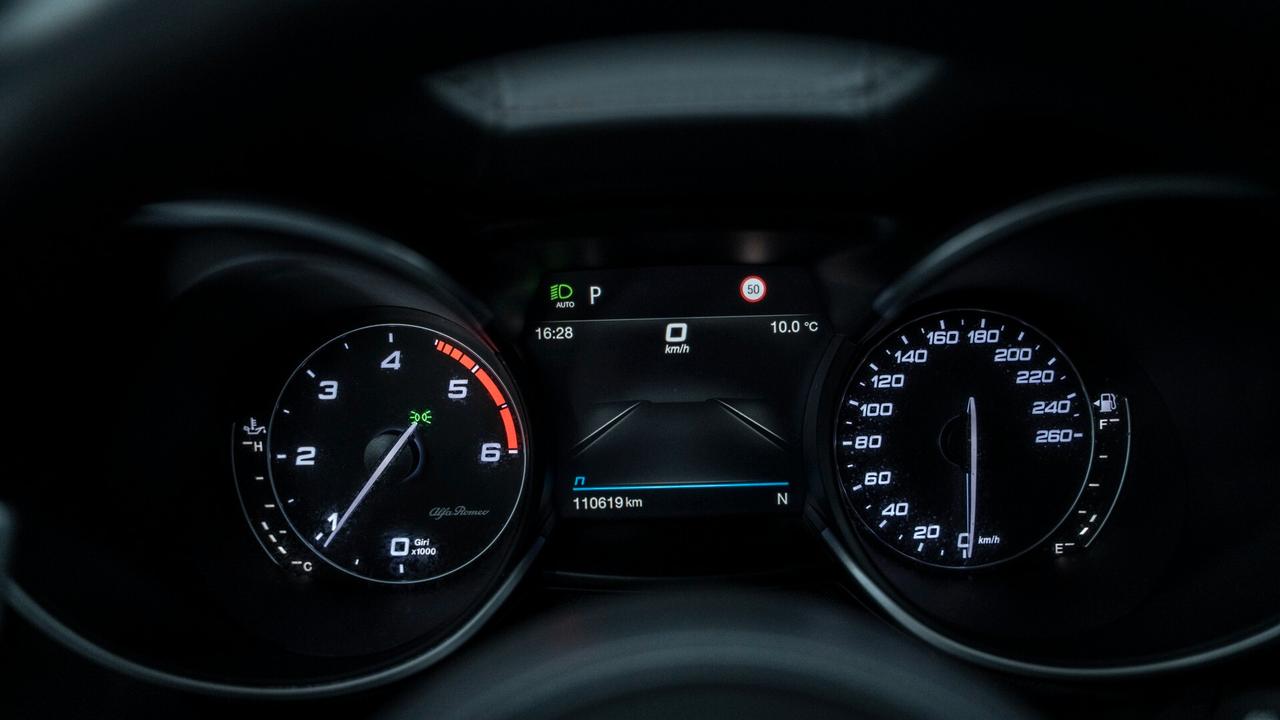 Alfa Romeo Stelvio VELOCE 2.2 Ti Q4 210 CV 20" CARBON AUTO XENO FULL