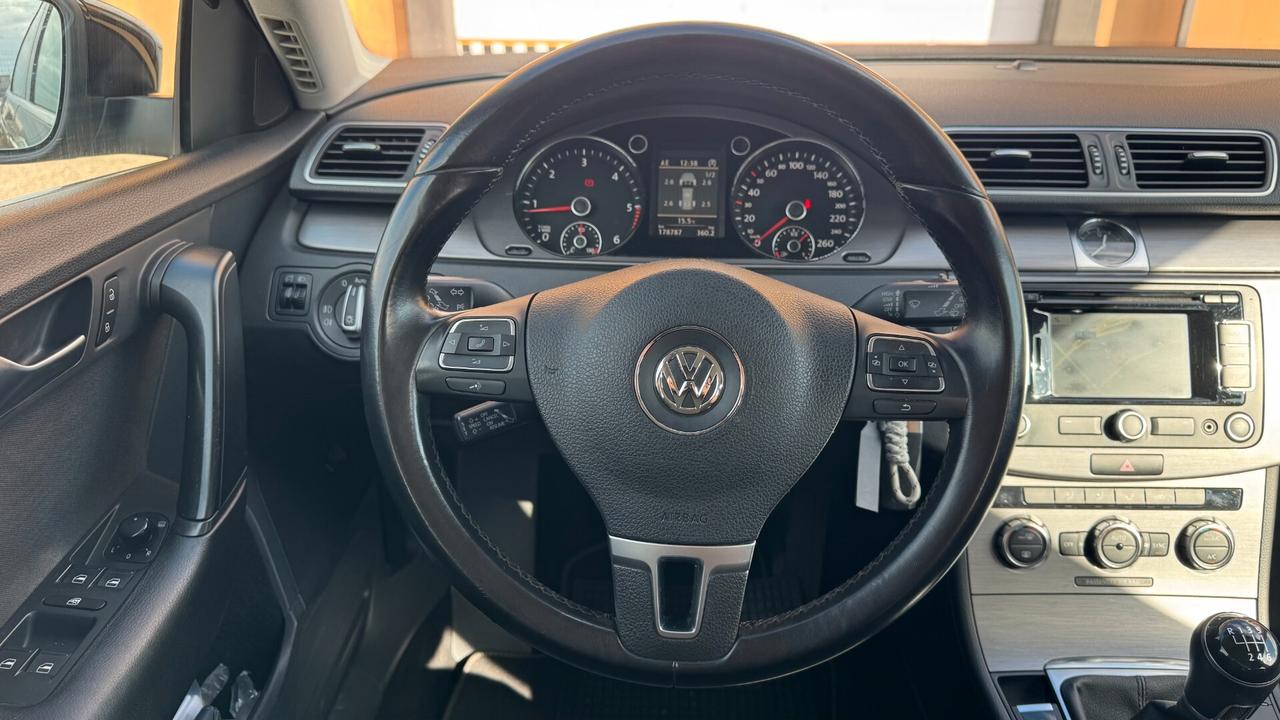 Volkswagen Passat SW 1.6 TDI 105CV- 2012