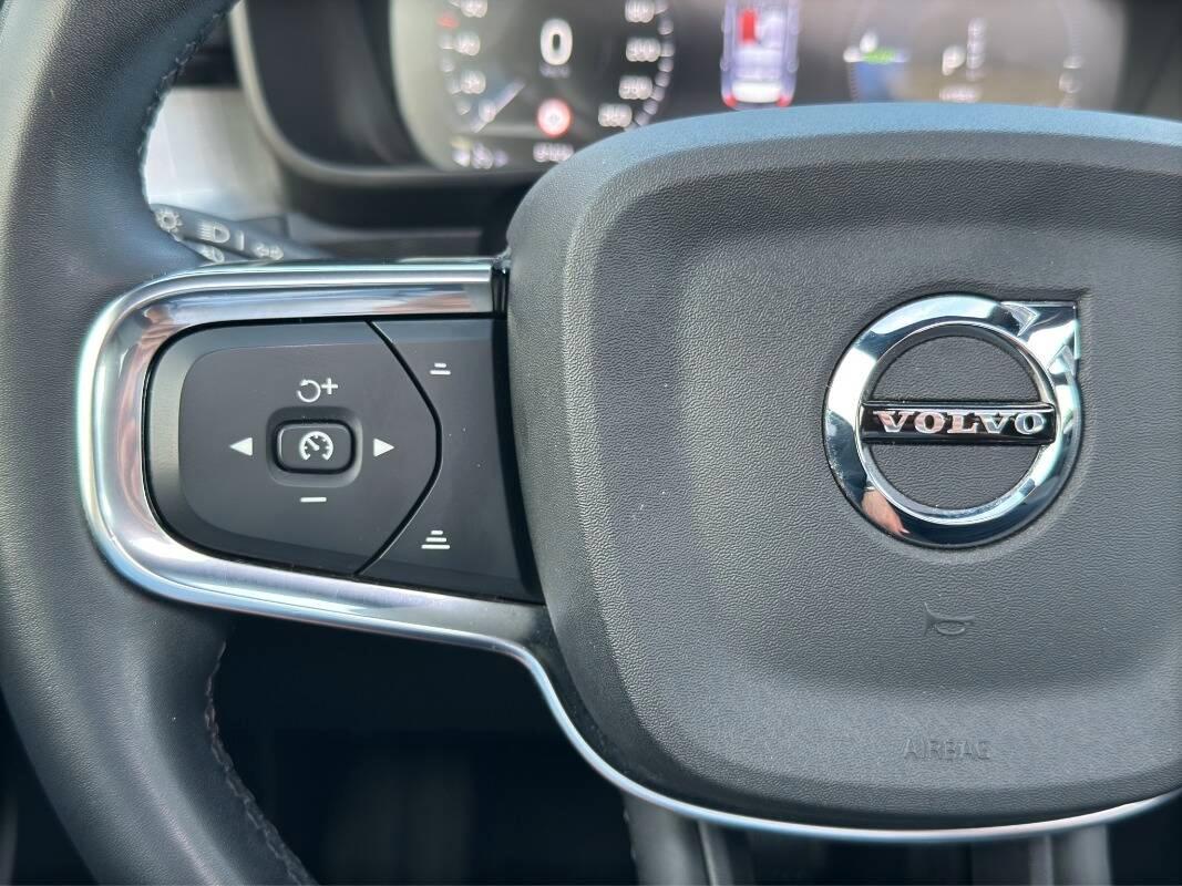 Volvo XC40 1.5 t4 phev Inscription Expression TETTO APRIBILE