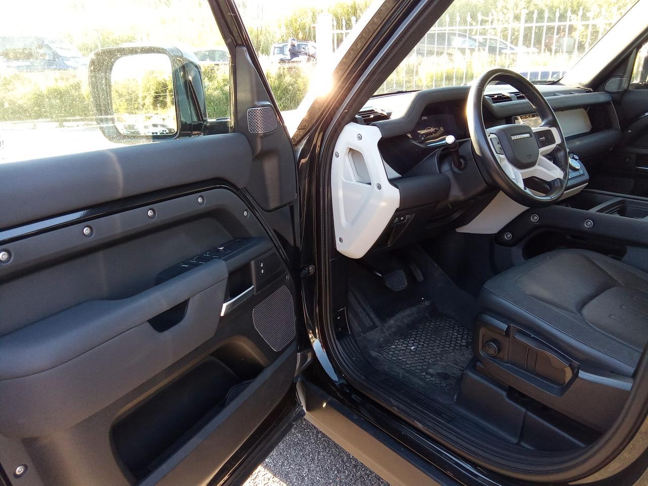 Land Rover Defender 110 2.0 SD4 240CV AWD Auto HSE 7posti cerchi da 22"