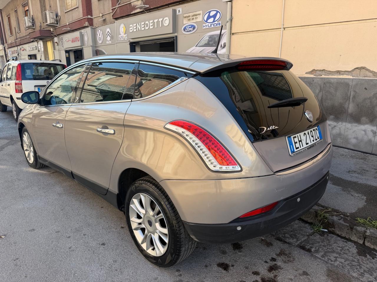 Lancia Delta 1.6 MJT 105 CV Gold 2011