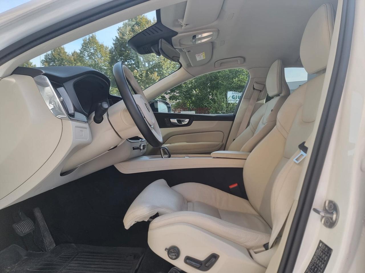Volvo XC 60 XC60 B4 (d) AWD automatico Ultimate Dark