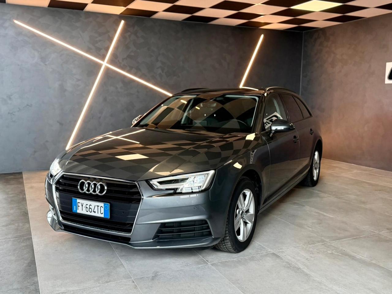 Audi A4 Avant 30 TDI S tronic Business