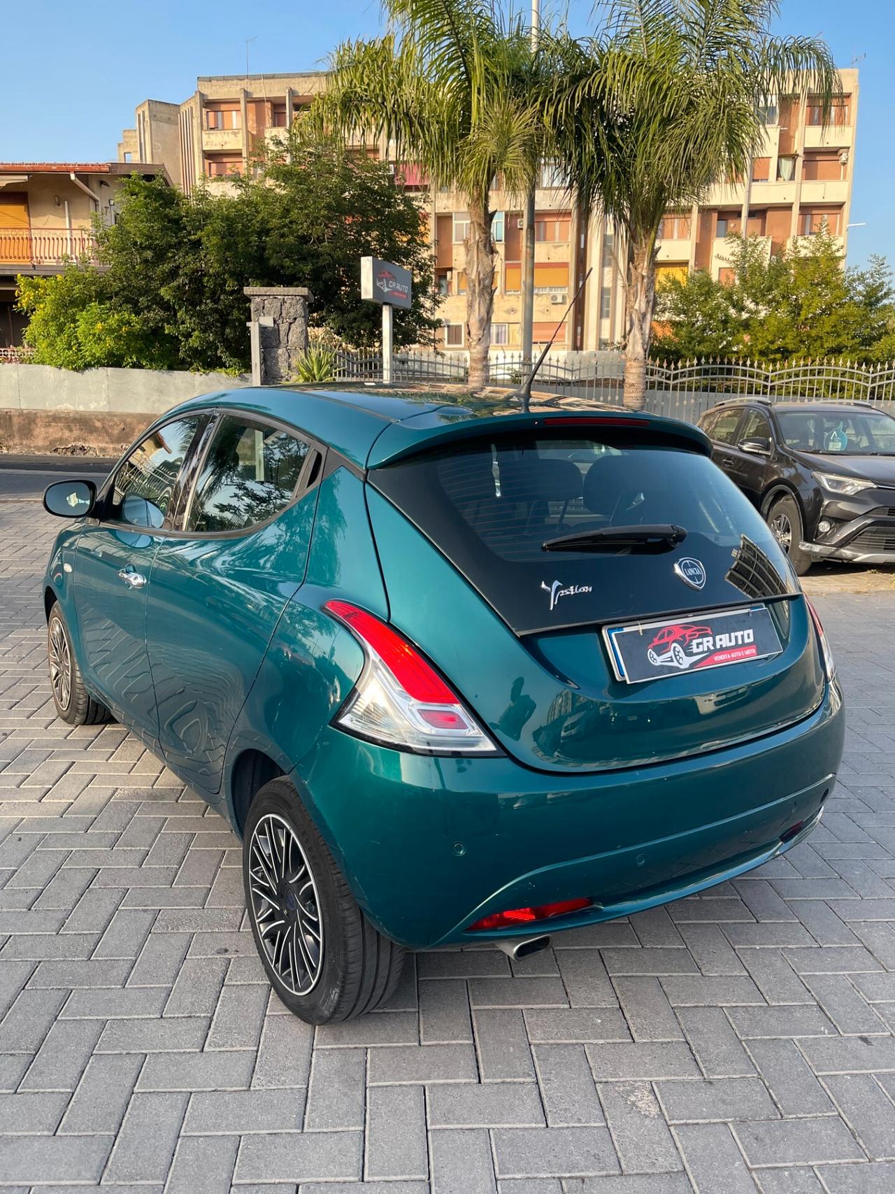 Lancia Ypsilon 1.3 MJT 95 CV S&S Platinum