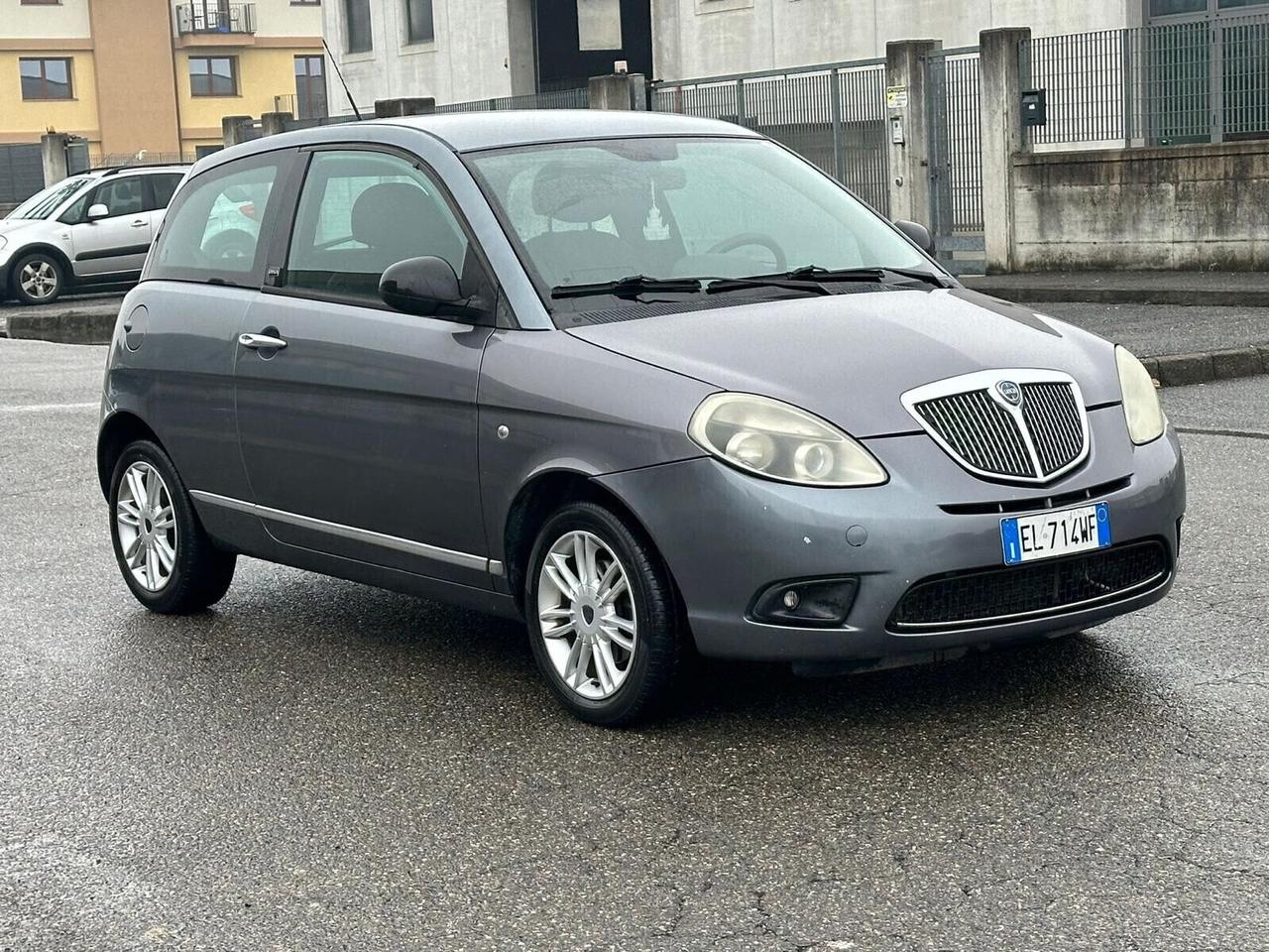 Lancia Ypsilon 1.3 MJT 75 CV Unyca