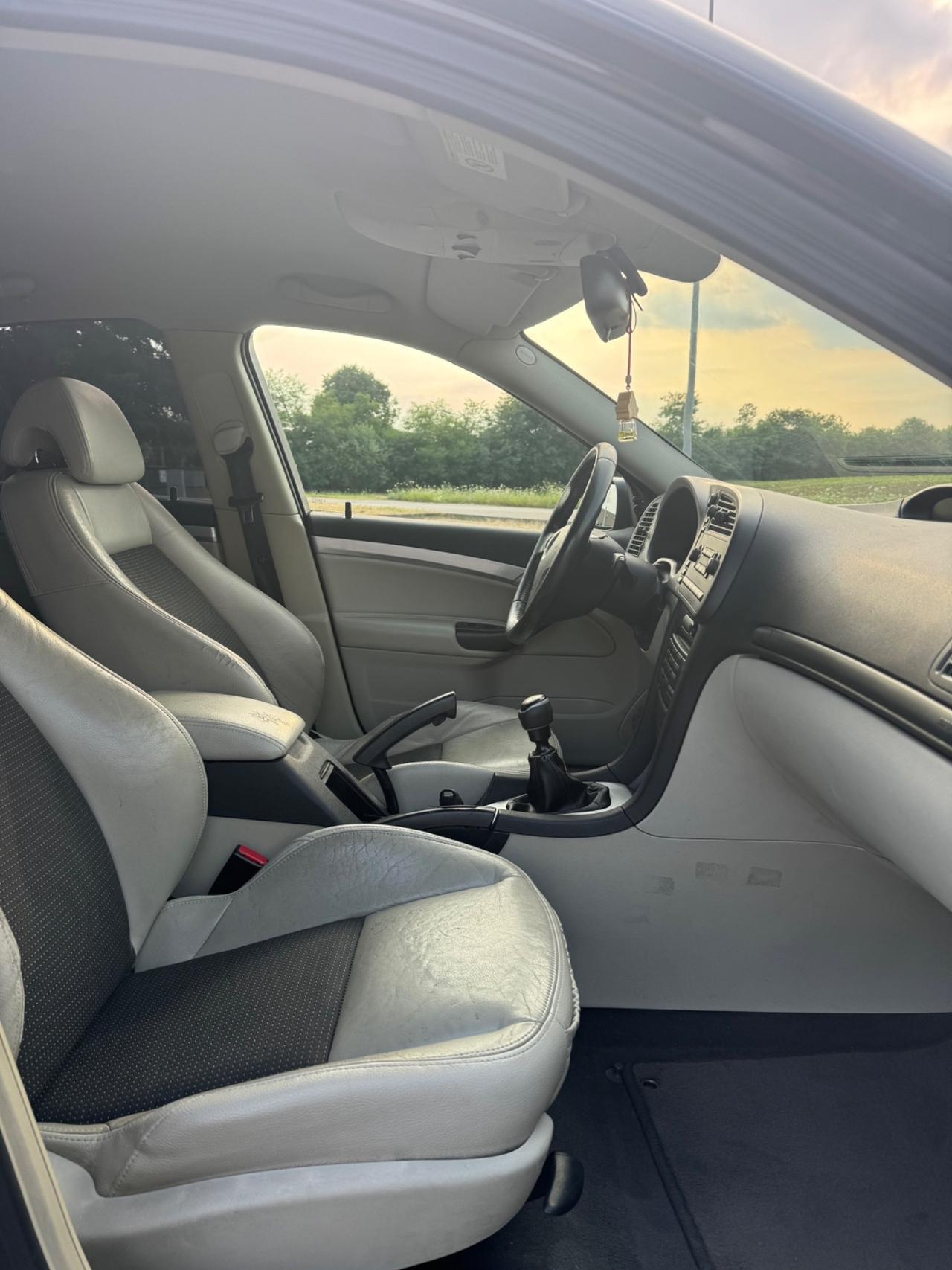 Saab 9-3 Sport Sedan 1.9 TiD 16V DPF Anniversary