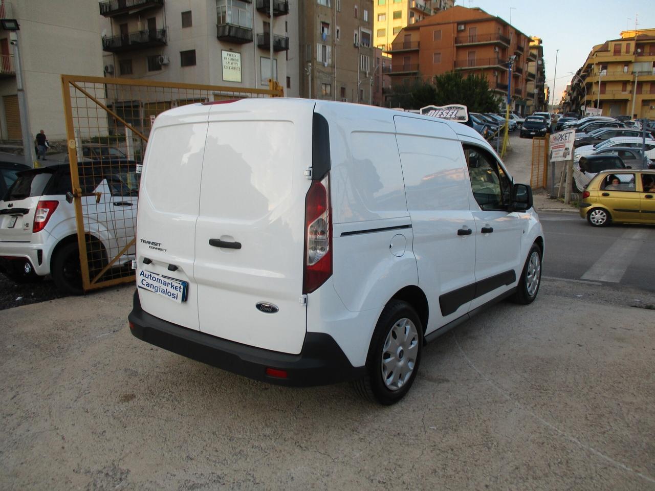 FORD TRANSIT CONNECT 3 POSTI PARI AL NUOVO