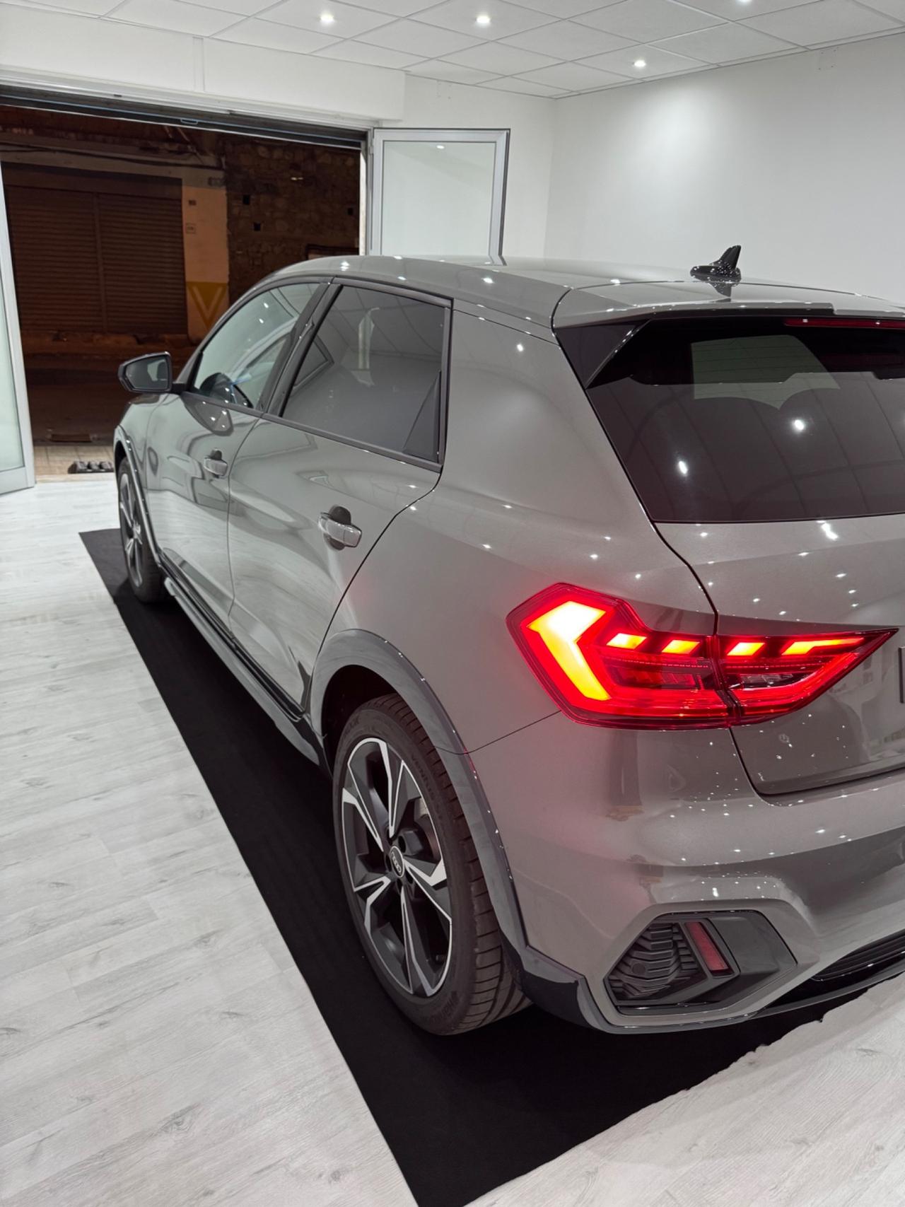Audi A1 allstreet 30 TFSI Identity Contrast