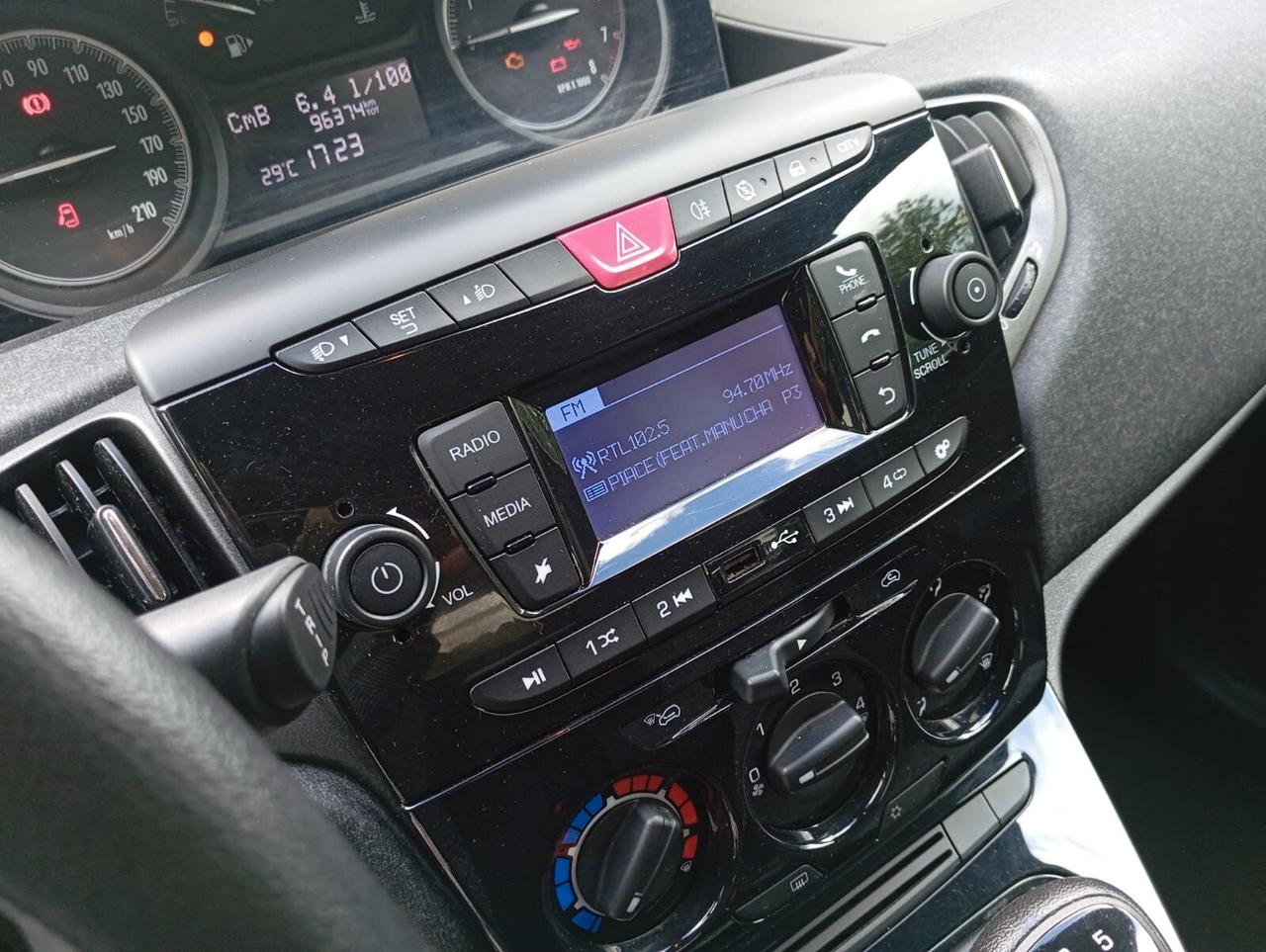 Lancia Ypsilon elefantino 1.2 69 CV UNIPRO