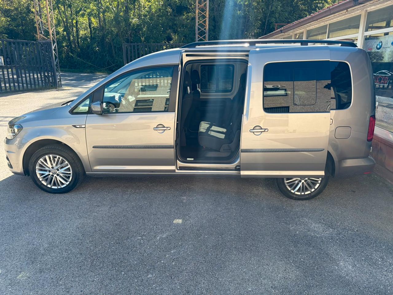 VOLKSWAGEN CADDY 2.0 TDI MAXI AUT. 109.000 KM