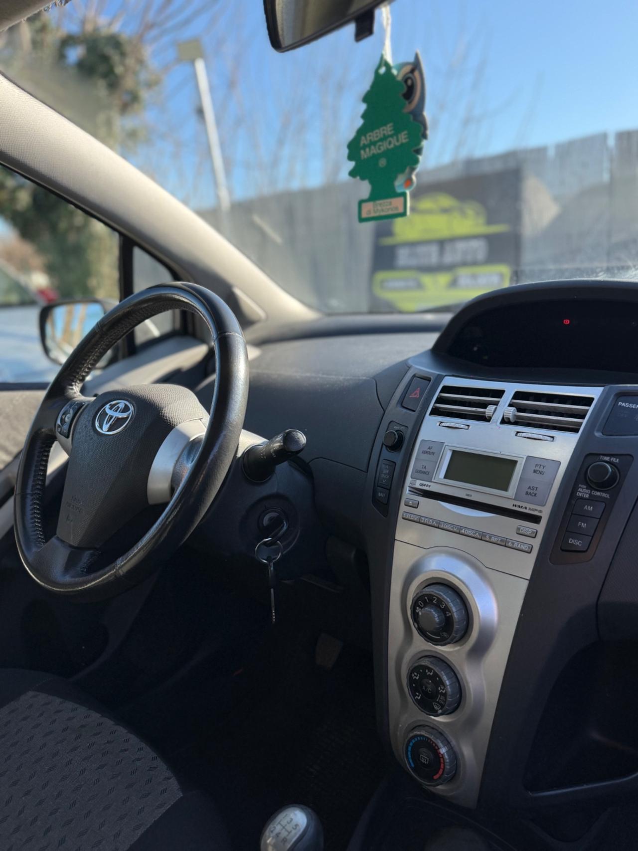Toyota YARIS 1.0 BENZINA SOL NEOPATENTATI 5 PORTE